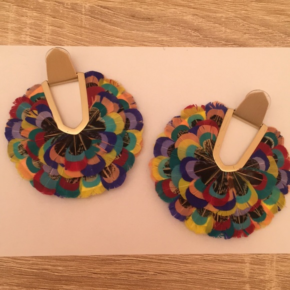 Kendra Scott Jewelry - Kendra Scott “Diane” feather earrings